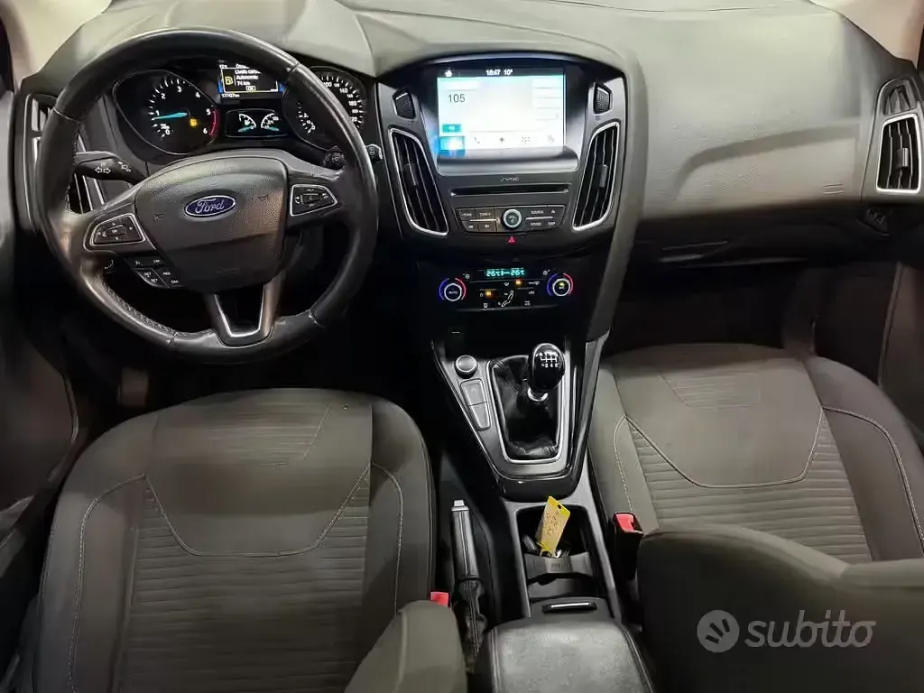 Usata Ford Focus 120 CV (88 kW) 2017 Grigio Berlina