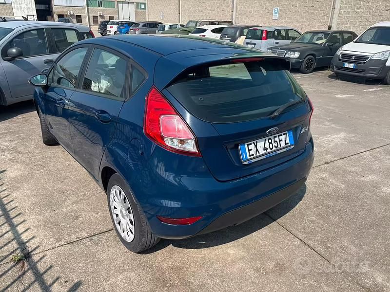 Usata Ford Fiesta 92 CV (67 kW) 2014 Blu Utilitaria