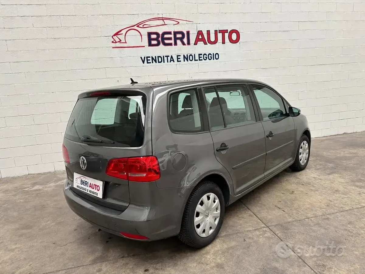 Usata VW Touran 105 CV (77 kW) 2011 Grigio Monovolume