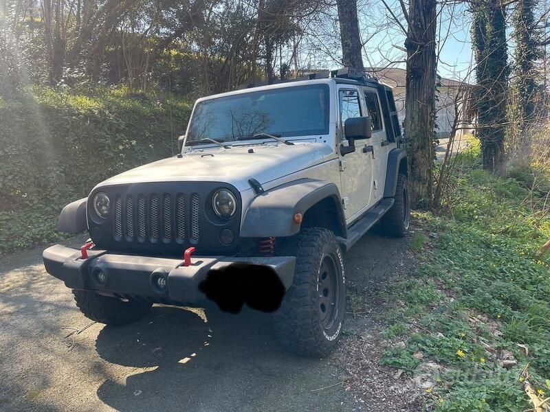 Grigio Usata 2009 Jeep Wrangler Sahara SUV | 24.000 € (Molto cara) - Immagine 1/3