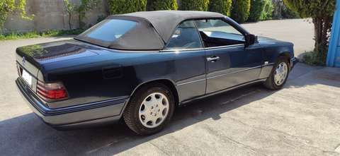 Usata Mercedes E200 136 CV (100 kW) 1996 Nero Cabrio