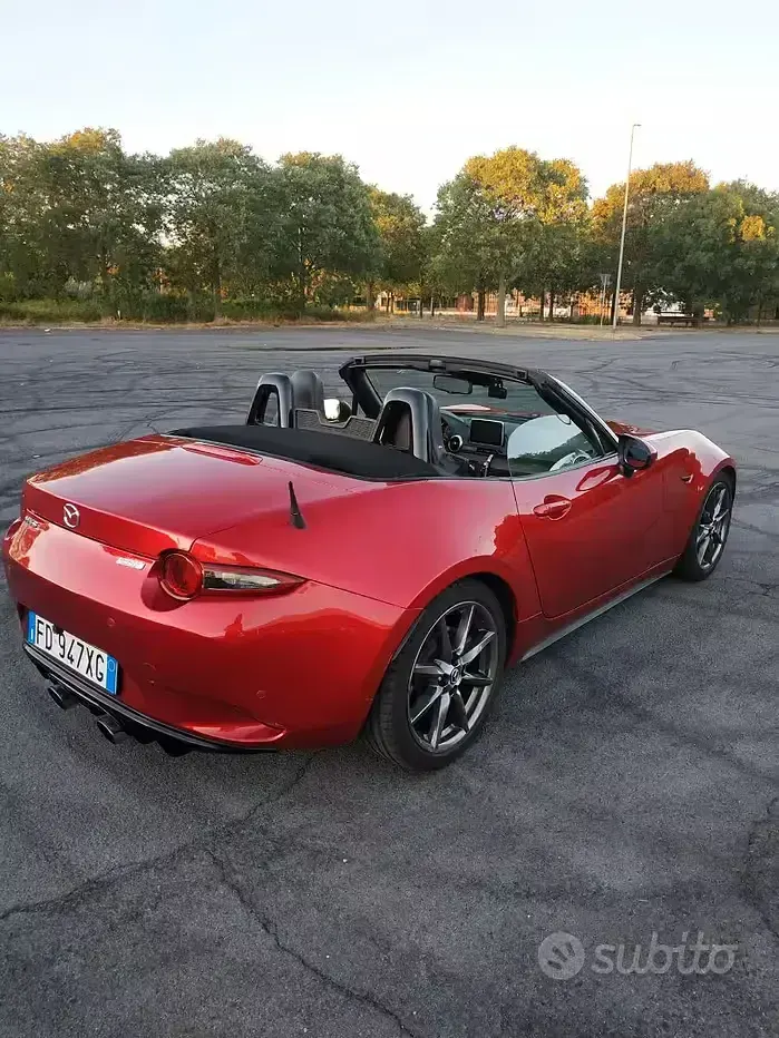 Usata Mazda MX5 160 CV (117 kW) 2016 Rosso Cabrio
