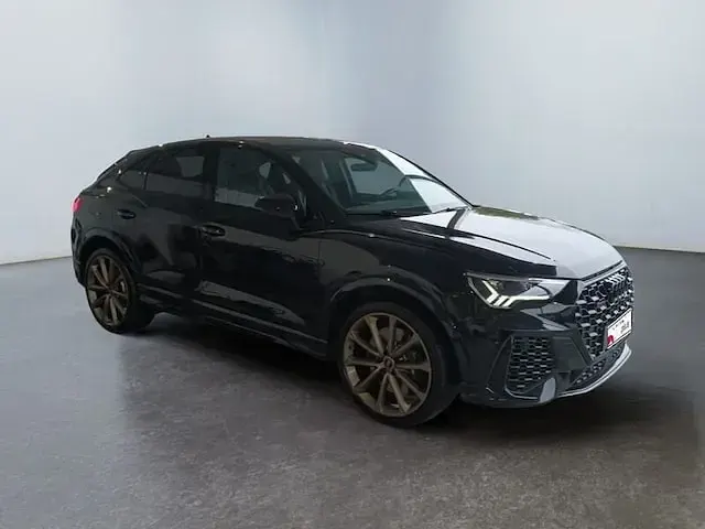 Usata Audi Q3 Sportback Comfort 400 CV (294 kW) 2024 Nero mythos metallizzato SUV
