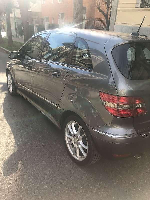 Käytetty Mercedes B180 116 HP (85 kW) 2009 Harmaa Tila-auto