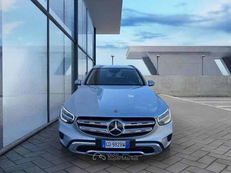 Usata Mercedes GLC220 194 CV (142 kW) 2021 Argento SUV