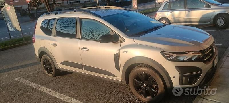 Usata Dacia Jogger Extreme 101 CV (74 kW) 2022 Grigio Monovolume