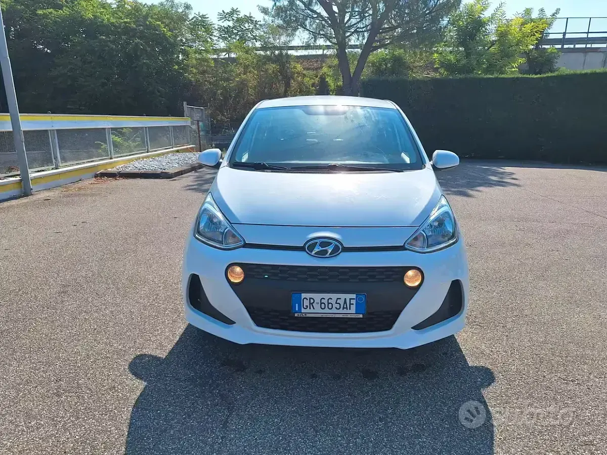 Usata Hyundai i10 67 CV (49 kW) 2019 Bianco Utilitaria