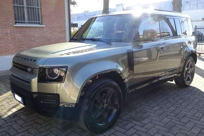 Usata Land Rover Defender SE 249 CV (183 kW) 2024 Verde SUV