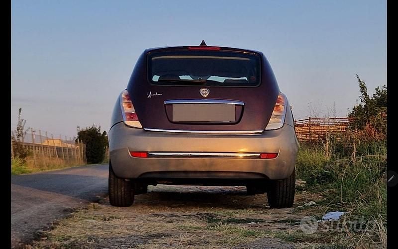 Usata Lancia Ypsilon 60 CV (44 kW) 2008 Grigio Utilitaria