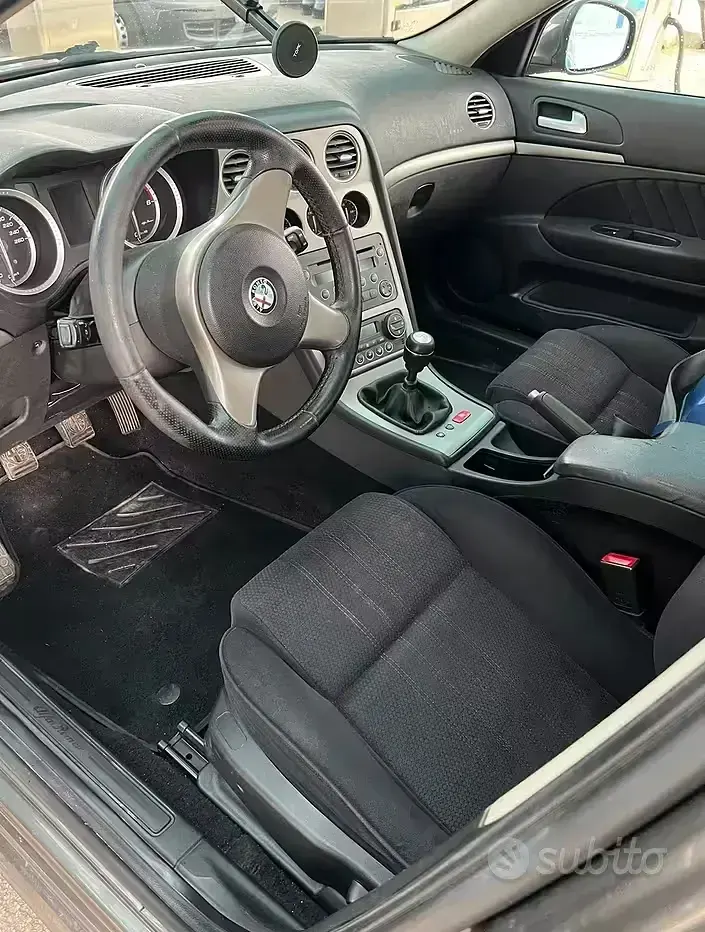 Usata Alfa Romeo 159 150 CV (110 kW) 2008 Marrone Station wagon
