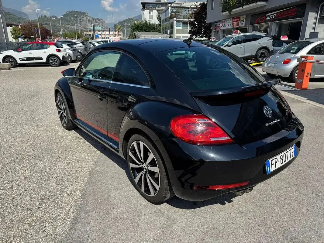 Usata VW Beetle 150 CV (110 kW) 2016 Nero Utilitaria