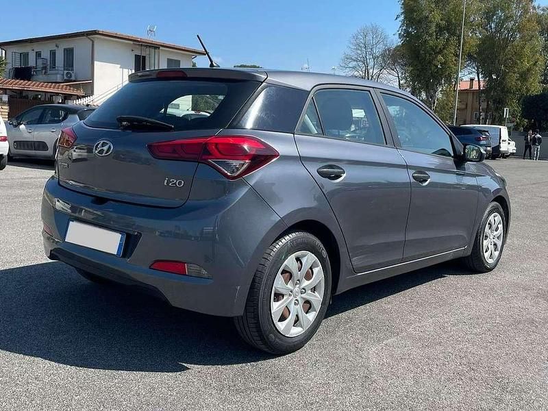Usata Hyundai i20 Classic 75 CV (55 kW) 2016 Grigio Utilitaria