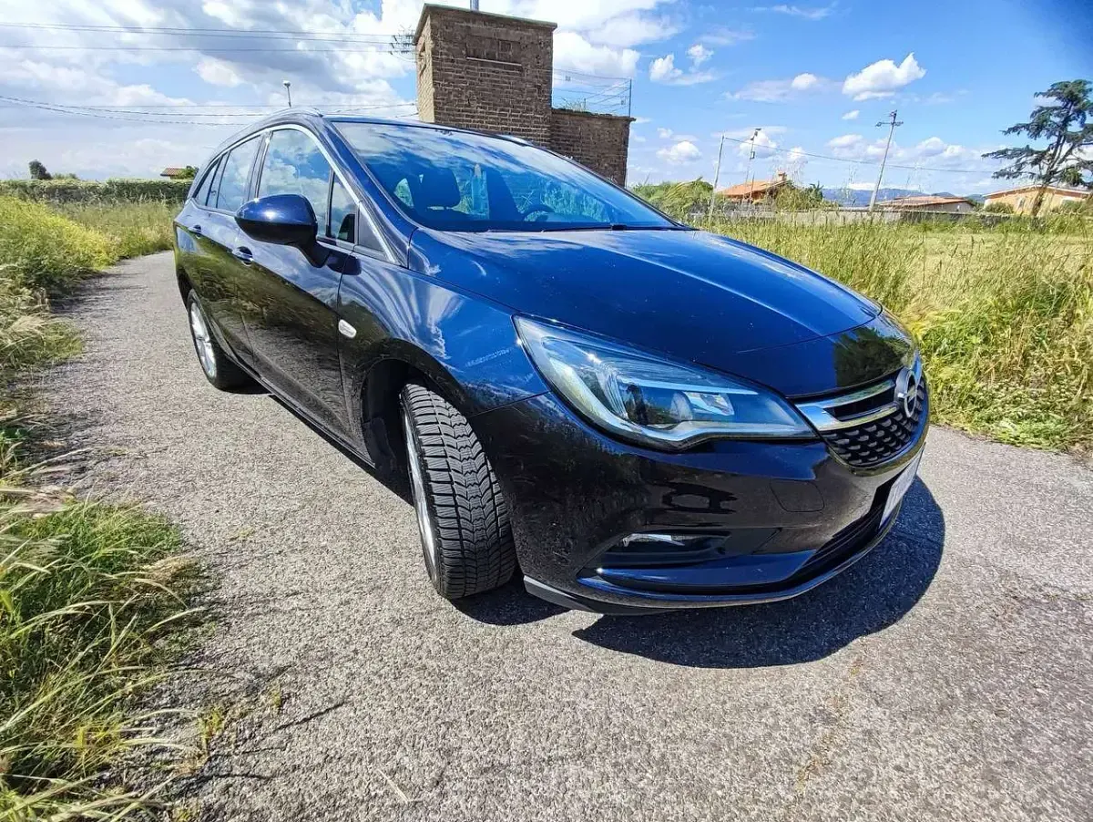 Usata Opel Astra Dynamic 110 CV (80 kW) 2019 Nero Station wagon