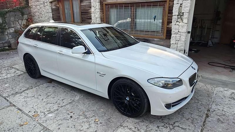 Usata 2011 BMW 530 Efficient Dynamics Station wagon | 12.500 € (Buon prezzo) - Immagine 1/4