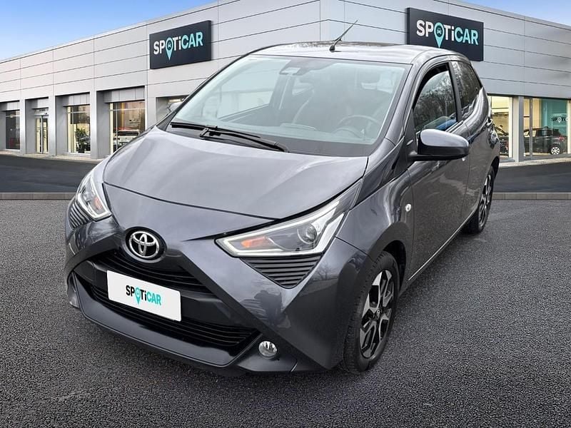 Usata Toyota Aygo Connect Style 72 CV (52 kW) 2021 Nero Utilitaria