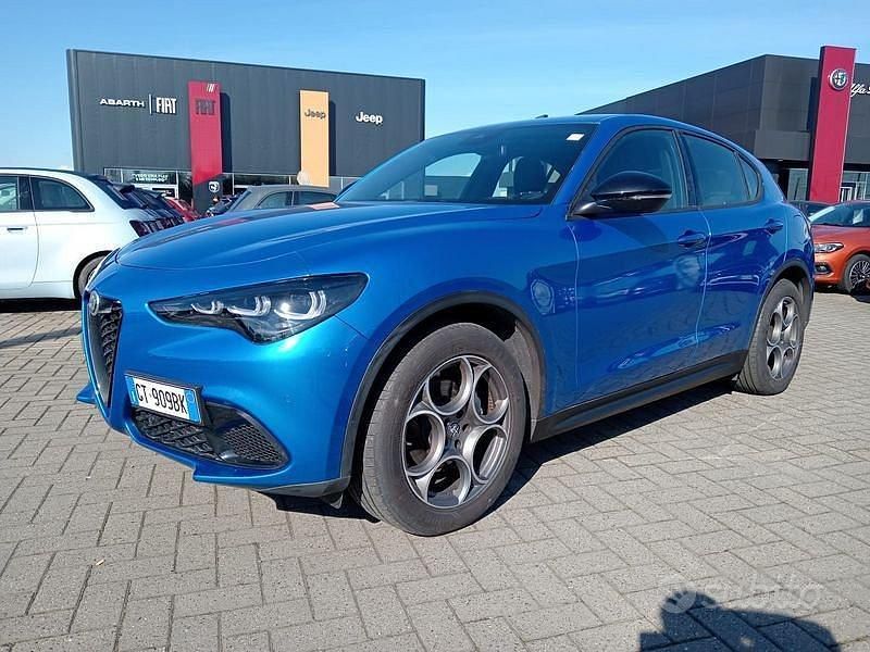 Usata Alfa Romeo Stelvio Sprint 210 CV (154 kW) 2024 Blu SUV