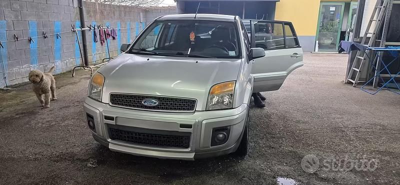 Usata Ford Fusion 2008 Grigio Utilitaria