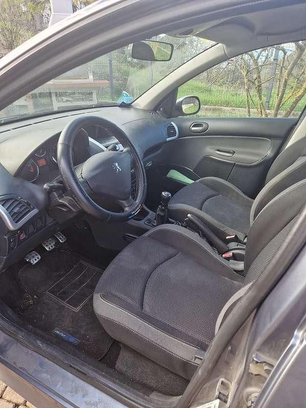 Usata Peugeot 206 60 CV (44 kW) 2011 Berlina