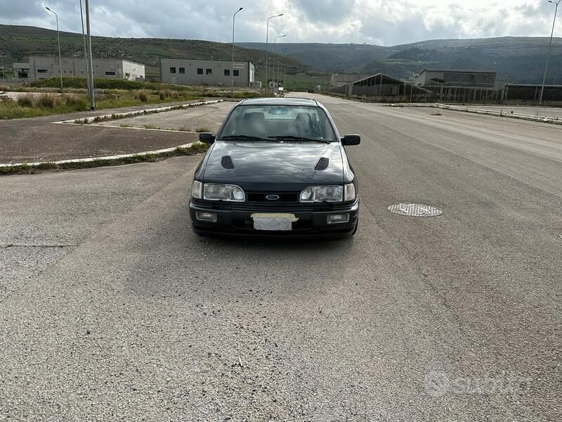 Usata Ford Sierra 200 CV (147 kW) 1990 Grigio Utilitaria