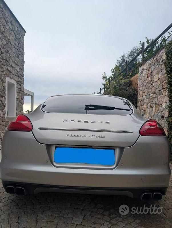 Argento Usata 2010 Porsche Panamera Turbo Tre volumi | 33.000 € (Ottimo prezzo) - Immagine 1/4