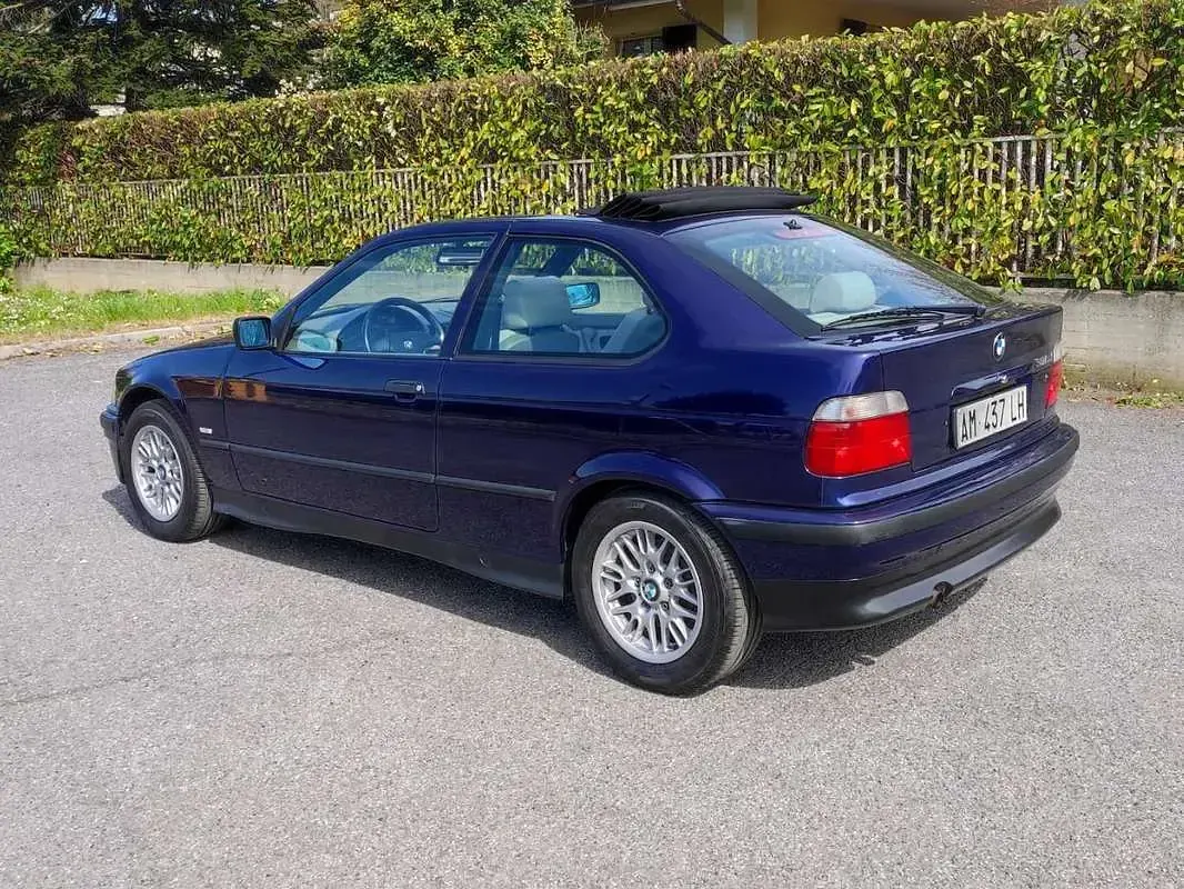 Usata BMW 316 Compact Efficient Dynamics 102 CV (75 kW) 1996 Blu/azzurro Utilitaria