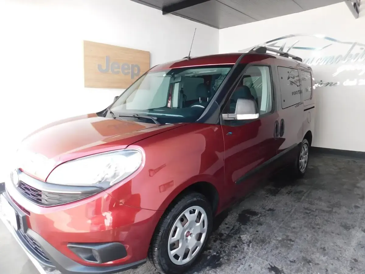 Usata Fiat Doblò Lounge 95 CV (69 kW) 2016 Marrone Monovolume