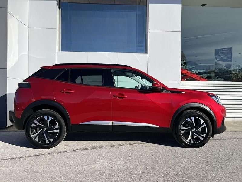 Usata Peugeot 2008 Allure 131 CV (96 kW) 2020 Rosso SUV