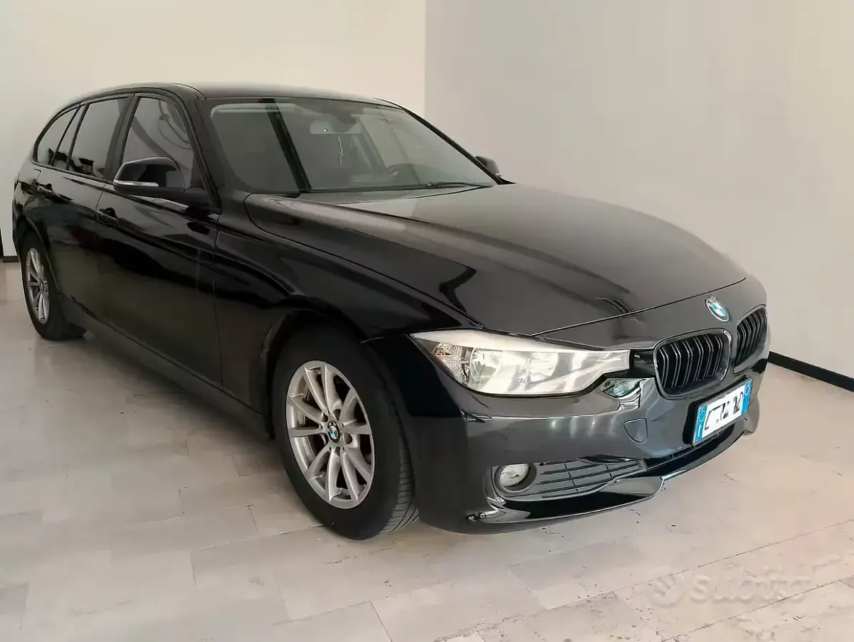 Usata BMW 316 Sport Line 116 CV (85 kW) 2014 Nero Station wagon