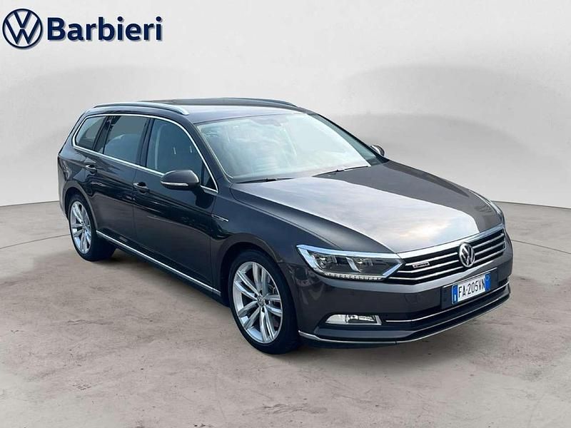 Usata VW Passat Highline 239 CV (175 kW) 2015 Nero Station wagon