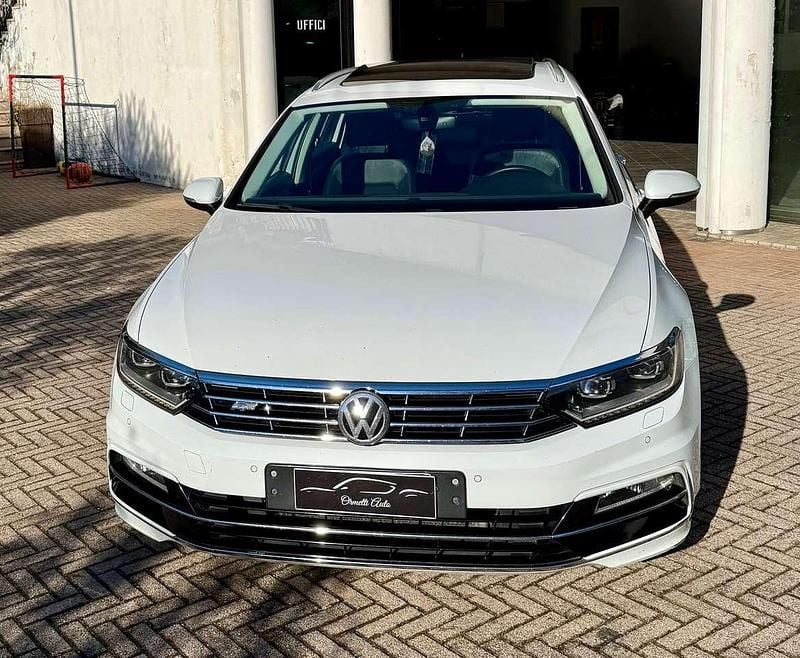 Usata VW Passat R-line 150 CV (110 kW) 2016 Bianco Station wagon