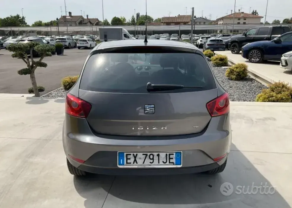 Usata Seat Ibiza Style 75 CV (55 kW) 2014 Grigio Berlina