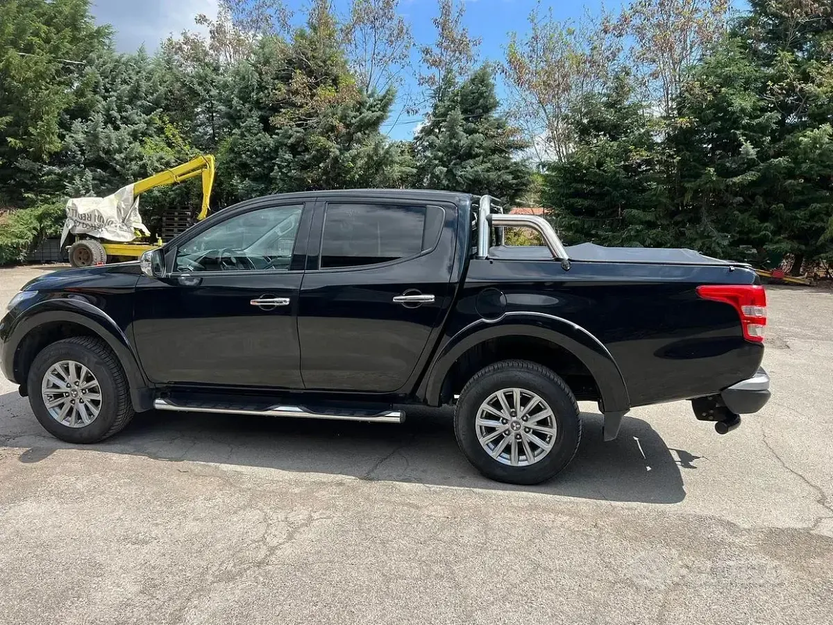 Usata Mitsubishi L200 181 CV (133 kW) 2016 Nero Pick-up