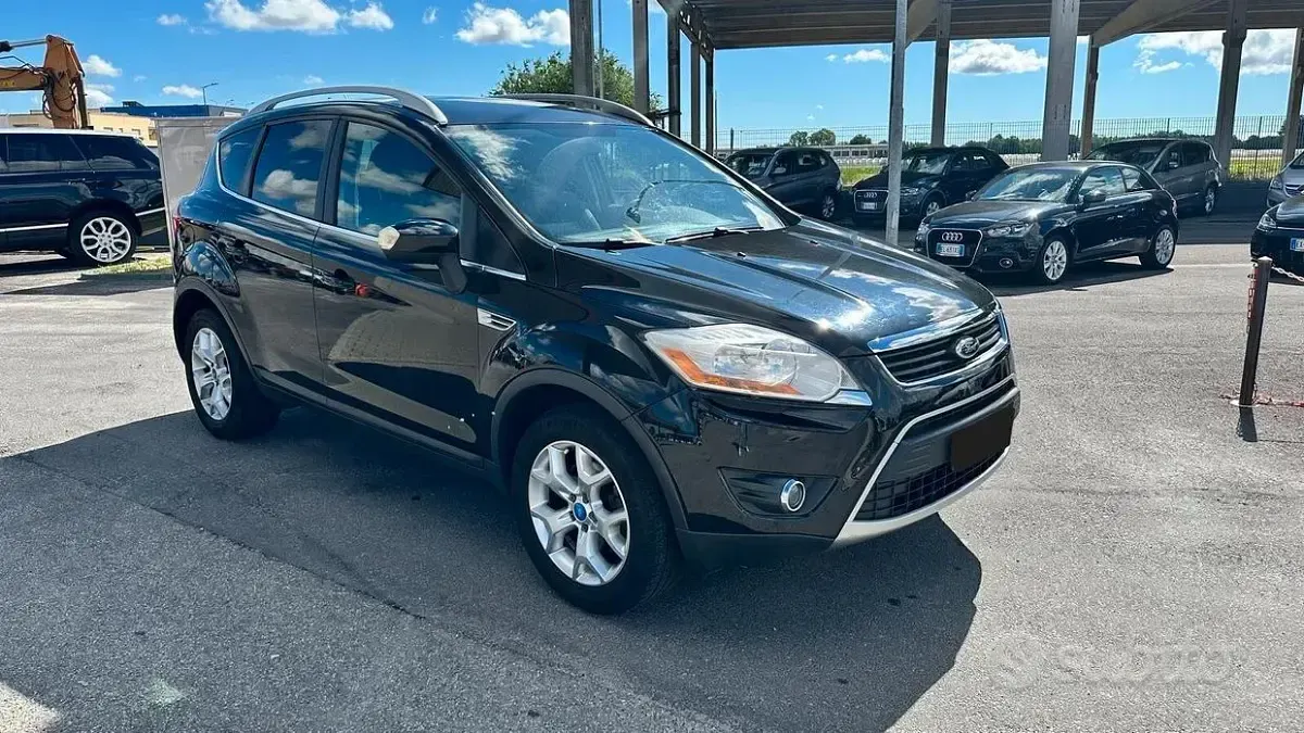 Usata Ford Kuga 140 CV (102 kW) 2011 Nero SUV
