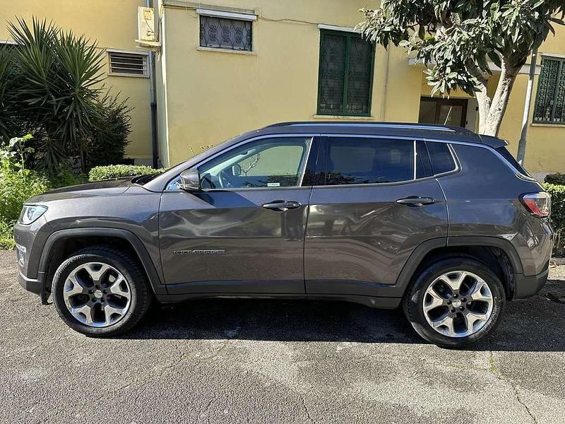 Usata Jeep Compass Limited 140 CV (102 kW) 2018 Grigio SUV