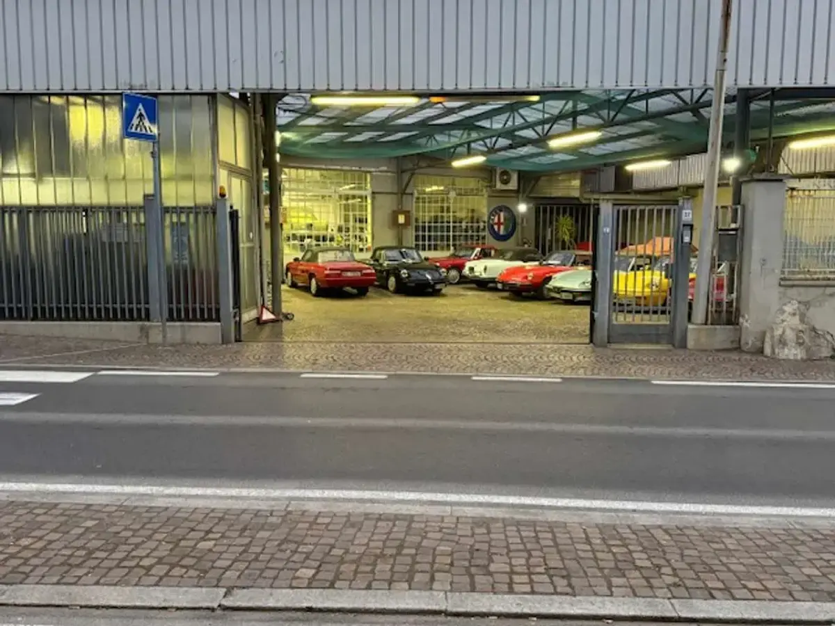 Usata Alfa Romeo Spider 106 CV (77 kW) 1991 Rosso alfa 130 doppi strato Cabrio
