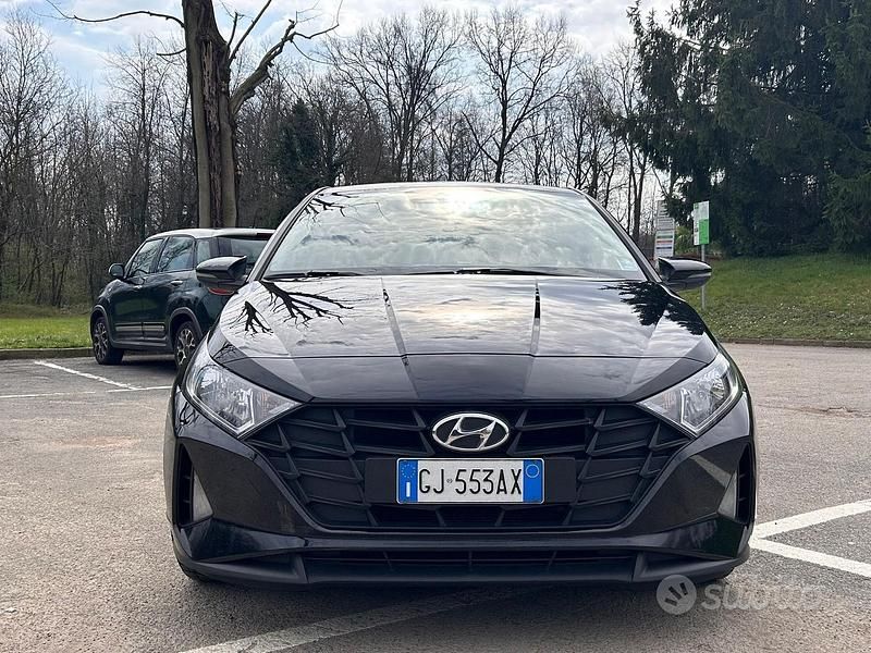 Usado Hyundai i20 84 HP (61 kW) 2022 Preto Citadino