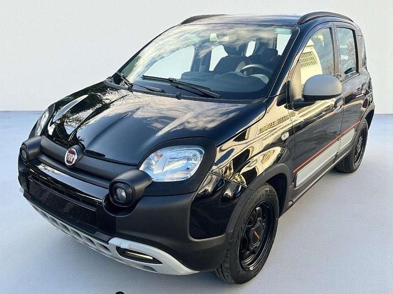 Nero Usata 2023 Fiat Panda Garmin Due volumi | 10.900 € (Buon prezzo) - Immagine 1/4