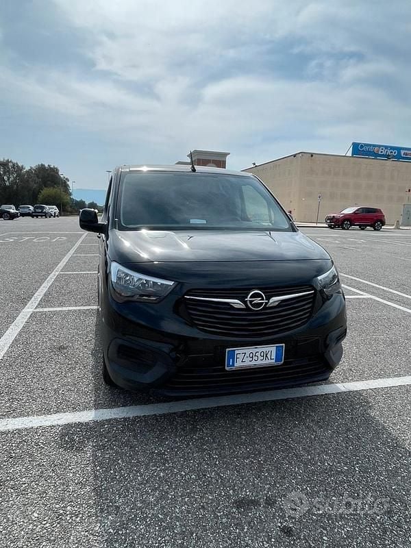 Usata Opel Combo 75 CV (55 kW) 2019 Nero Monovolume