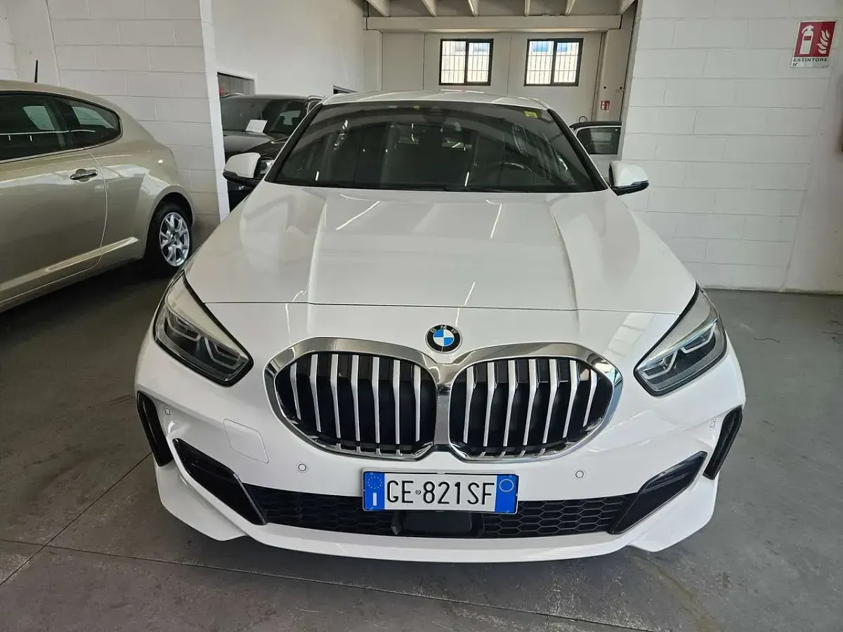 Usata BMW 118 M Sport 150 CV (110 kW) 2021 Bianco Utilitaria