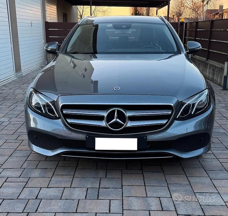 Usata Mercedes E220 Business 194 CV (142 kW) 2018 Grigio Station wagon