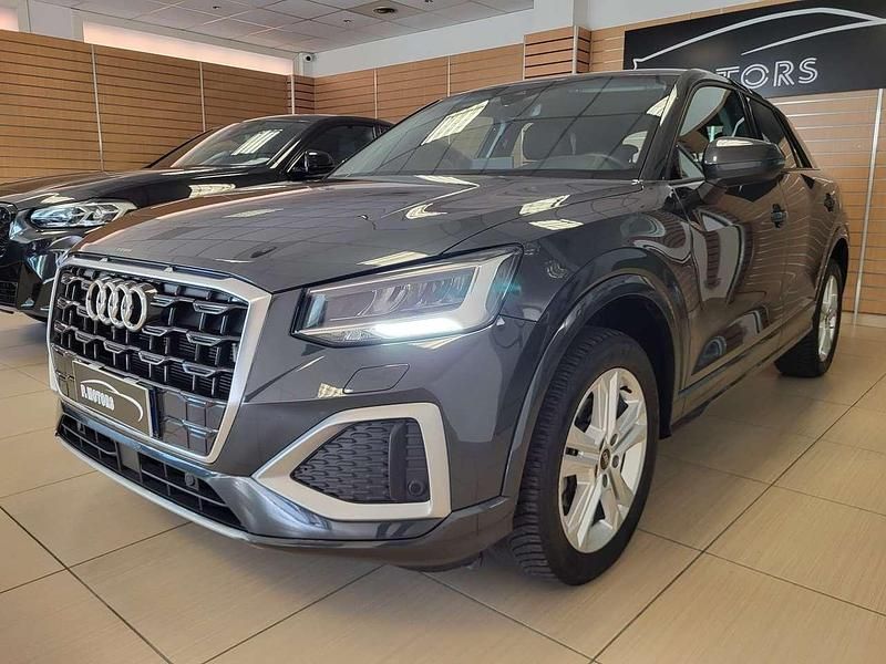 Grigio Usata 2024 Audi Q2 Ambiente SUV | 26.900 € (Buon prezzo) - Immagine 1/4