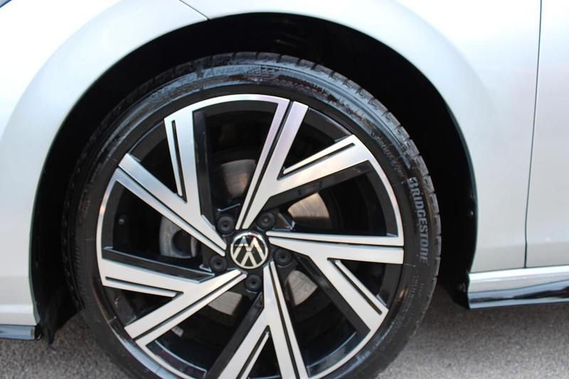 Usata VW Golf VIII R-line 150 CV (110 kW) 2020 Grigio Berlina