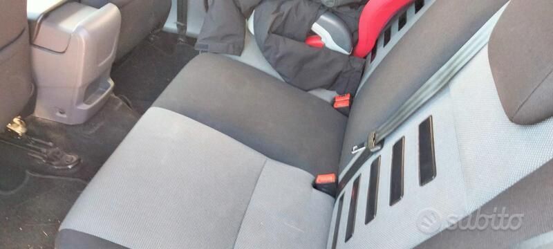 Grigio Usata 2011 Ford Focus Station wagon | 3500 € (Buon prezzo) - Immagine 1/4