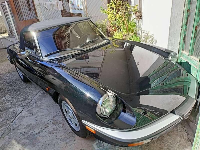Usata Alfa Romeo Spider 128 CV (94 kW) 1988 Nero Cabrio