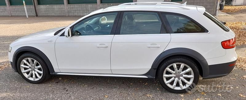 Käytetty Audi A4 Allroad Ambiente 240 HP (176 kW) 2010 Valkoinen Farmari