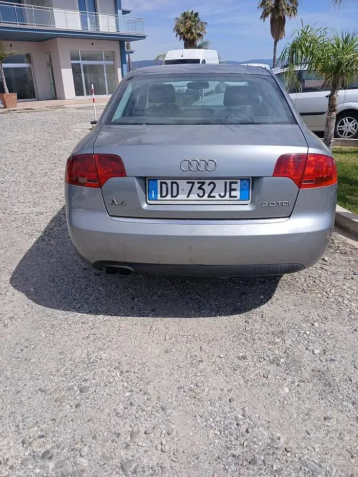 Usata Audi A4 Comfort 140 CV (102 kW) 2007 Grigio Berlina
