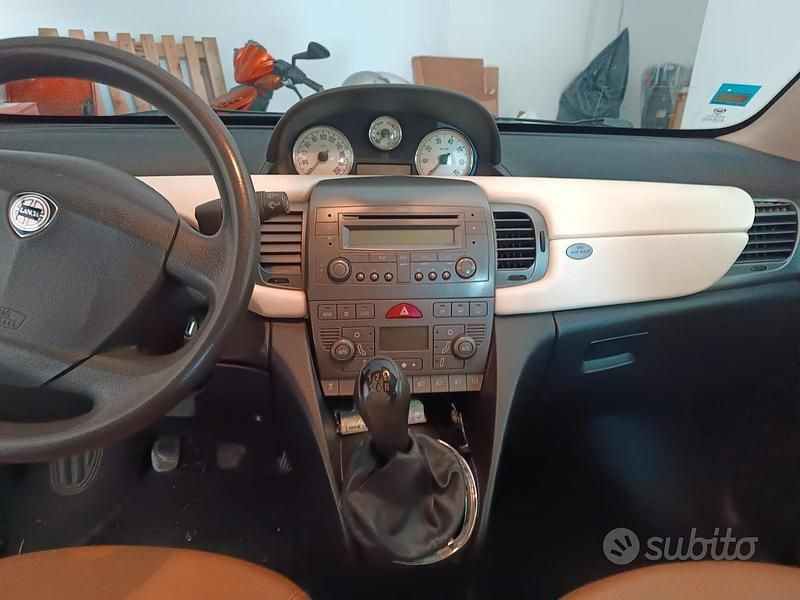 Usata Lancia Ypsilon 2004 Rosso Utilitaria