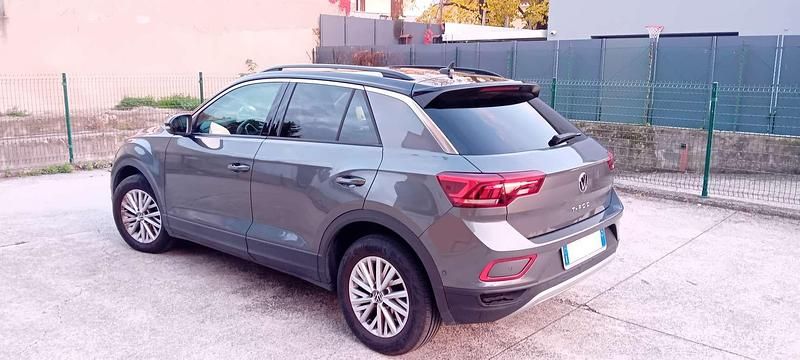 Usata VW T-Roc Life 110 CV (80 kW) 2023 Grigio SUV