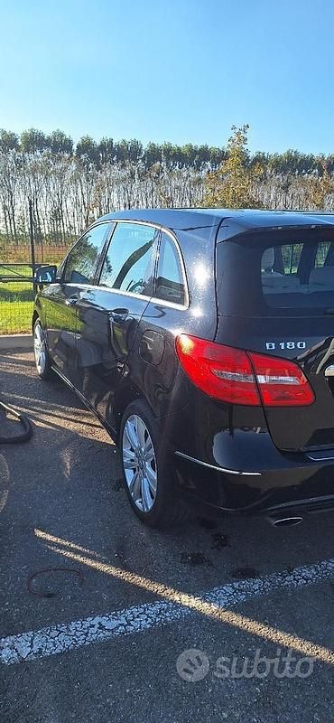 Usata Mercedes B180 2012 Blu Monovolume