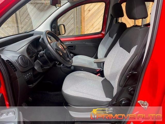 Usata Fiat Qubo Lounge 77 CV (56 kW) 2018 Rosso Monovolume